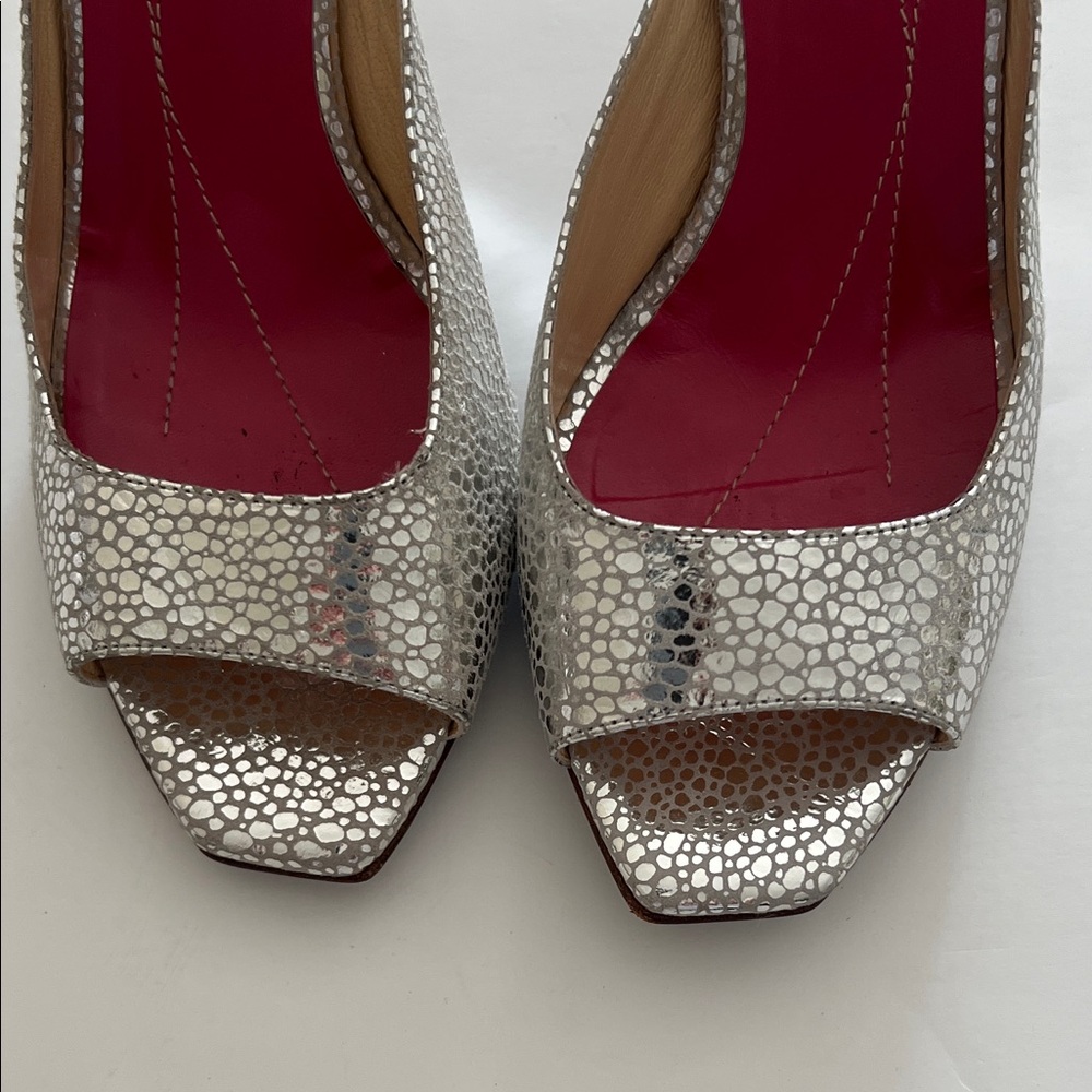 Kate Spade Lara  Cracked Silver Peep-Toe‎ High Heels Size 7.5 B 
Made in Italy - Picture 5 of 12